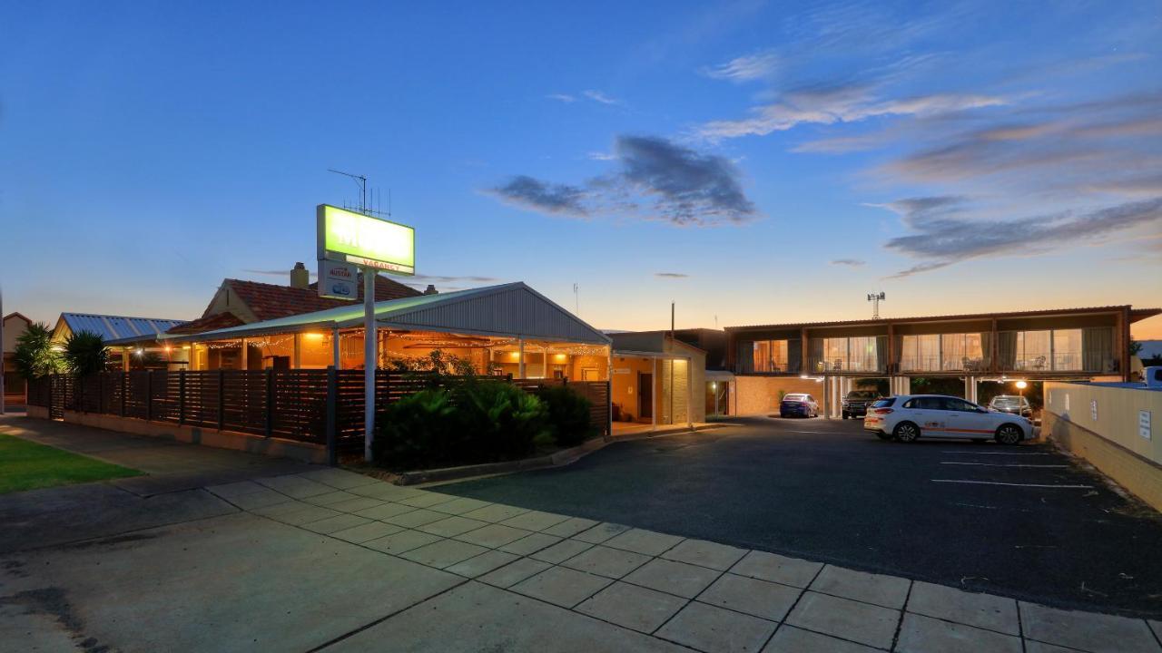 Court Street Motel Parkes Exterior photo
