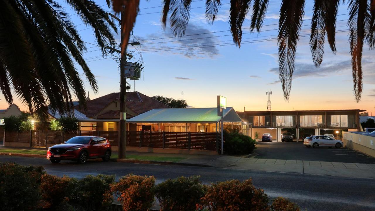 Court Street Motel Parkes Exterior photo